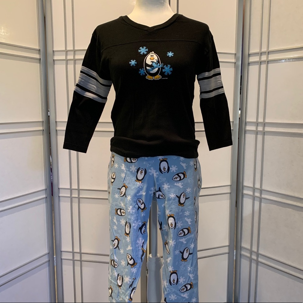 *WORN ONCE* Peace Frogs winter PJs  L